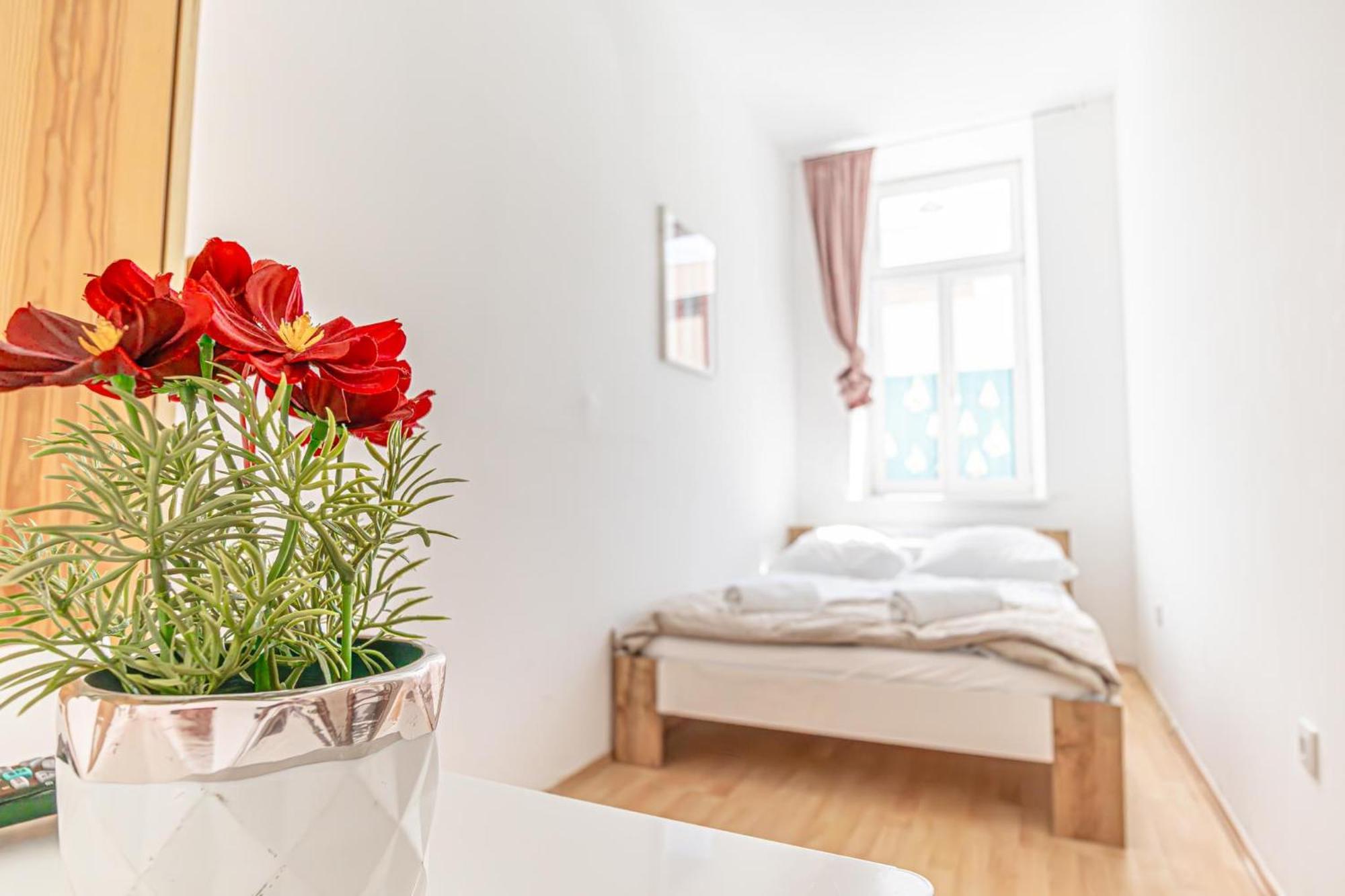Loevly Shared 6Br With Garden Near Danube & Millenium City Vienna Exterior photo